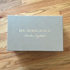 Burberry shoe box
